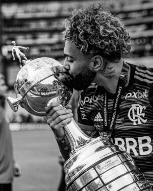 Gabigol Instagram - Deus
Obrigado por tudo, pela sua graça e misericórdia 
Pela minha família e amigos 
Amém 🙌🏽❤️
