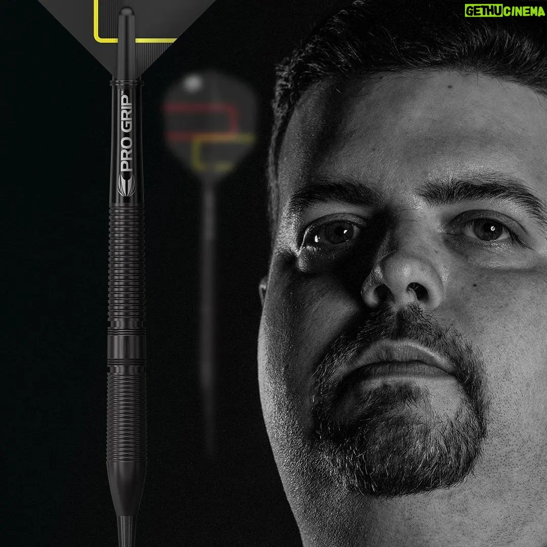 Gabriel Clemens - 9.9K Likes - #Gewinnspiel
Zu gewinnen gibt es einen Satz meiner Gen1 Black Edition in 21GR
Natürlich gerne auf Wunsch auch signiert!!!
Was müsst ihr tun dafür?
Macht eine Story mit Eurem aktuellen Dartset und markiert mich und @gg_dartshop oder für alle die noch gar keine Darts haben könnt ihr auch einfach in die Kommentare einen Freund markieren mit dem ihr unbedingt mal wieder spielen wollt✅️
Folgt @gg_dartshop ✅️
Der Gewinner wird am Donnerstag um 20 Uhr gezogen und per DM kontaktiert!!!
Viel Glück beim mitmachen!!!
#Gewinnspiel
#Darts #giveaway #werbung #rechtswegausgeschlossen #vielglück