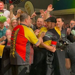 Gabriel Clemens Instagram - Danke Leverkusen für Euren Support gestern Abend!!!
15 min am Stück seinen Namen in einem Fangesang zu hören ist schon  total wild und macht mir jetzt noch Gänsehaut😊😊😊

Leider reicht es momentan nicht gut zu spielen und ich verliere Spiele die ich eigentlich gewinnen sollte.Dieses Jahr schon so oft mit sehr hohen Averages verloren da einfach dieses Quäntchen fehlte..
Ich werde weiter zusammen mit meinem gesamten Team an mir arbeiten damit dieses Quäntchen wieder auf meine Seite kommt!!!