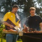 Gabriel Clemens Instagram - Wir haben den German Giant im Saarland besucht und ein YouTube Video gedreht (Link im Profil @grillrost_com ) ▶️. Er ist einer der 20 besten Dart Spieler der Welt und hat im letzten Jahr als deutscher hidden Champion die ganze Dart Branche fasziniert 🎯. @gabriel.clemens180 ist außerdem begeisterter Griller und als er uns vor kurzem angeschrieben hat, war klar, das wir ihm die Feuertonne mit seinem Logo selbst vorbei bringen 🔥. Unter allen Kommentaren verlosen Gagas eigenes signiertes Dartset 🍀. #dart #germangiant #gabrielclemens #feuerplatte #feuerplattengrill #grillrost_com #teamfeuerplatte #familienunternehmen #madeingermany #handmade