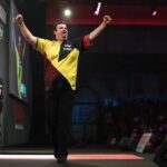 Gabriel Clemens Instagram - Was soll ich großartig sagen? Ich glaube dieses Spiel hatte keinen Verlierer verdient... Umso glücklicher bin ich das ich die Arme nach dem Spiel nach oben reißen durfte😊🎯 Vielen Dank für die Unterstützung und die ganzen Nachrichten 😍 London, United Kingdom