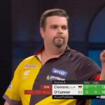Gabriel Clemens Instagram - WOW, WHAT A FINISH! 😍🇩🇪 … 132 in style and what a match by Gabriel Clemens!🔥The German Giant dominates William O‘Connor and wins by 3:0! 👏🏼 That „sheesh“ in the end 😂 Alexandra Palace