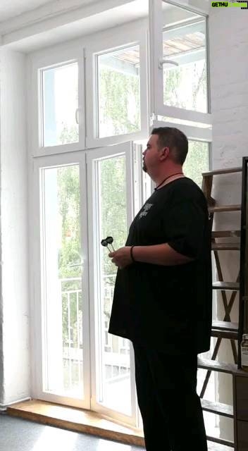 Gabriel Clemens Instagram - werbung - In der letzten Runde der Shot’n’Shoot Challenge mit @odonnellmoonshine gibt es ein paar Weihnachtsgeschenke für euch! Ich verlose drei signierte Gläser des Premiumlikörs unter allen Kommentaren des Beitrags. Wer der Seite von @odonnellmoonshine und meinem Kanal folgt, verdoppelt die eigene Gewinnchance. Dieses Gewinnspiel steht in keiner Verbindung zu Instagram und wird in keiner Weise von Instagram gesponsert, unterstützt oder organisiert. Teilnahmeberechtigt sind alle natürlichen unbeschränkt geschäftsfähigen Personen, die mindestens 18 Jahre alt sind und ihren festen Wohnsitz in der Bundesrepublik Deutschland haben. Gewinnerbekanntgabe erfolgt am 20. Dezember 2022 per Privatnachricht. #werbung #germangiant #odonnellmoonshine #shotnshoot #round6 #challenge #dart #darts #dartswm #schnapskeinhonig #moonshine #xmas
