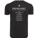 Gabriel Clemens Instagram - [GERMAN GIANT WM SHIRT...] Unser beidseitig bedrucktes Shirt mit STEELIKONE Label auf dem linken Arm als Erinnerung an die herausragenden Leistungen von Gaga im Ally Pally bei der Darts WM. Das Shirt besteht aus 100% Baumwolle und ist mit hochwertigen DTF Druck gefertigt. Ab sofort im Shop vorbestellbar! Bei allen Bestellungen gibt es noch eine kleine Überraschung on top. www.steelikone.com #steelikone #steelisch #darts #dartshirts #gemeinsam #germangiant #gaga #gabrielclemens #dartswm #allypally