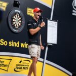 Gabriel Clemens Instagram - The only moment for a DTM Driver where a 180 is welcomed 😄🎯 @sheldonvanderlinde @kelvinvanderlinde and @laurin_heinrich proved their accuracy (and their entertainment talent 🕺) to @gabriel.clemens180 at yesterdays Pre-Event. #DTM #DTM23