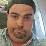 Gabriel Clemens Instagram - Danke für jetzt schon 2 Stunden Verspätung am Frankfurter Flughafen 😡 Naja der neue Slot ist ja für 20 Uhr angesetzt...geht ja🤦 Hoffe mal das es dann irgendwann heute noch Richtung Blackpool geht🙄