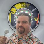 Gabriel Clemens Instagram - Auf geht's 💪💪💪 7.30 Uhr ist ne gute Zeit die ersten Darts zu werfen 🎯😎