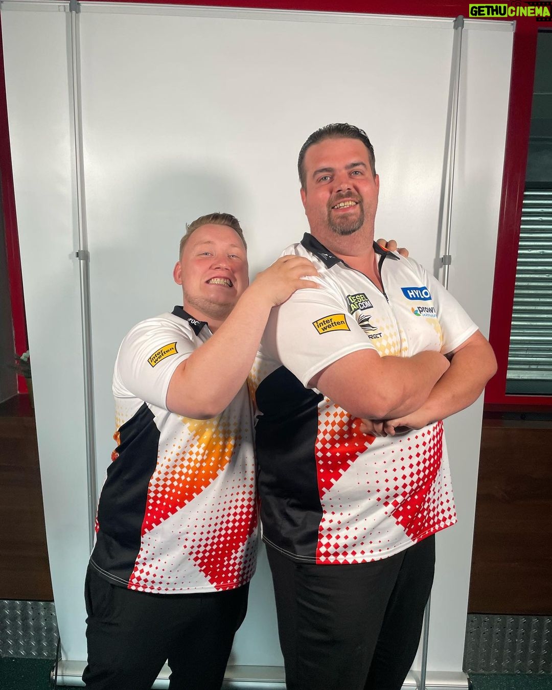 Gabriel Clemens - 17.8K Likes - Team Germany 🇩🇪
@gabriel.clemens180 and me are ready 💪🏻💪🏻
Let’s Go!!!
Thanks to my Sponsors
@wellyoufitness
@dpulsdarts
@dartspool.de
@dartshopbarsinghausen
@angelfachgeschaeftzwanzig
@paladin_fishing