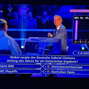 Gabriel Clemens Instagram - Ganz klar Antwort B oder?🤣🤣🤣