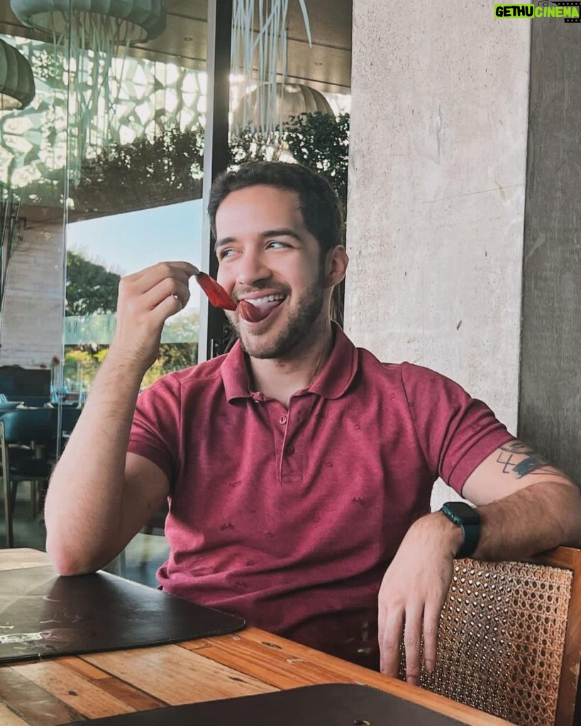 Gabriel Luiz Instagram - Ardidas: um almoço sossegado pelo olhar da @jetauque