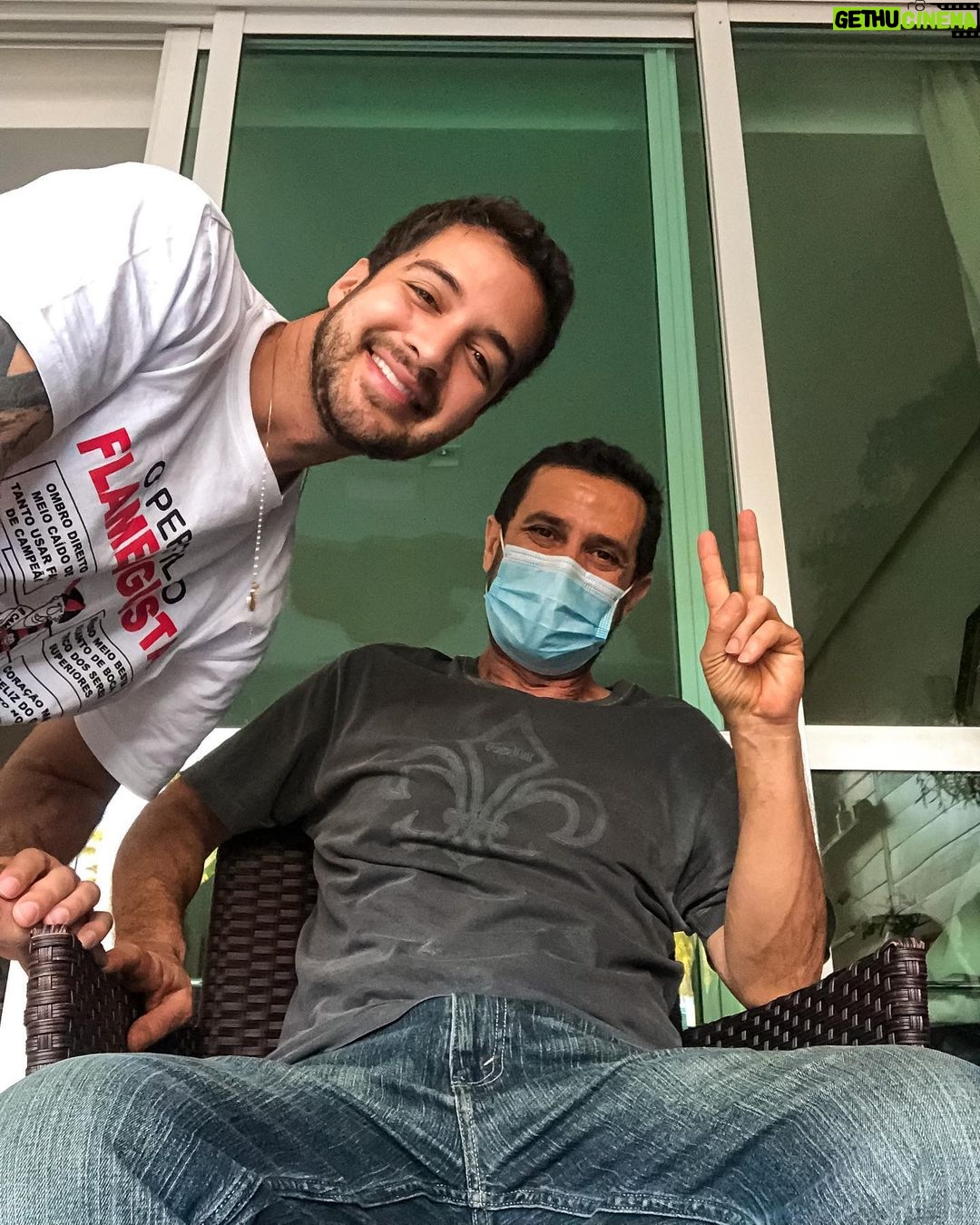 Gabriel Luiz Instagram - Meu pai. O homem inabalável