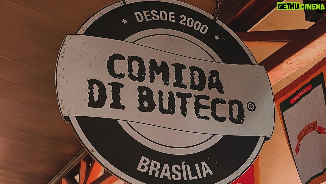 Gabriel Luiz Instagram - O Comida di Buteco foi uma maratona que, definitivamente, eu não corri sozinho. Durante um mês, eu tive a liberdade e a honra de criar, testar e pensar com os melhores. A equipe dos sonhos — que eu sempre admirei! E o resultado foi uma megaprodução, que vou guardar com carinho e orgulho pra sempre. Lembra quando eu disse que eu era sortudo? Então. Essa foi mais uma prova 🍀