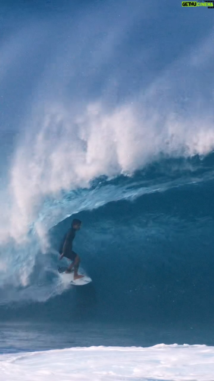 Gabriel Medina Instagram - 🏄🏻♂️🏄🏻♂️🏄🏻♂️ @ripcurl_brasil Pipeline, North Shore Oahu, Hawaii