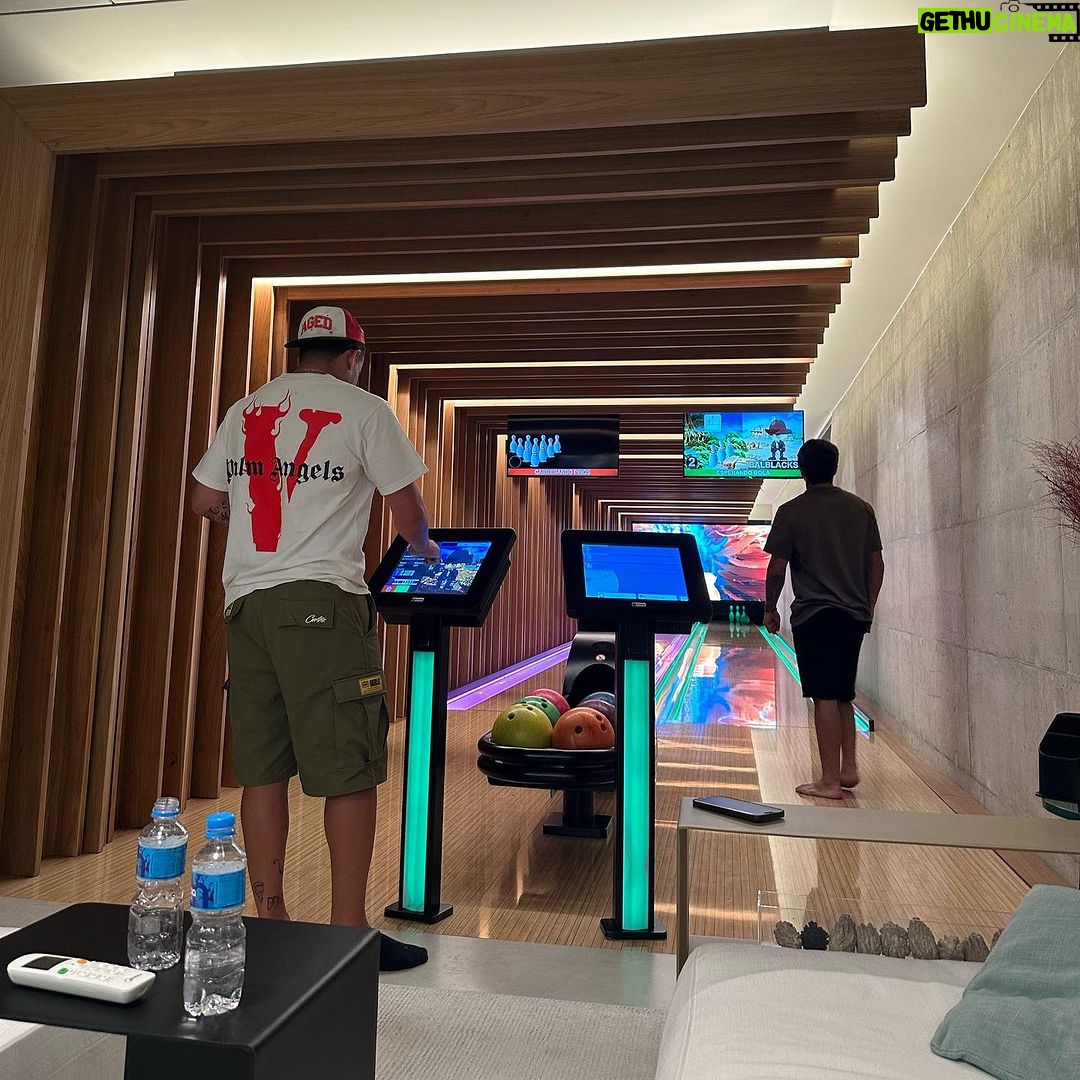 Gabriel Medina Instagram - randomly lately πΆπ»ββοΈ... π