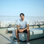 Gabriel Medina Instagram - O meu estilo de vida me faz conhecer lugares incríveis, mas não há nada melhor do que voltar para casa, e graças à @jflliving, agora eu tenho duas. Minha casa em São Paulo.💙 São Paulo, Brazil