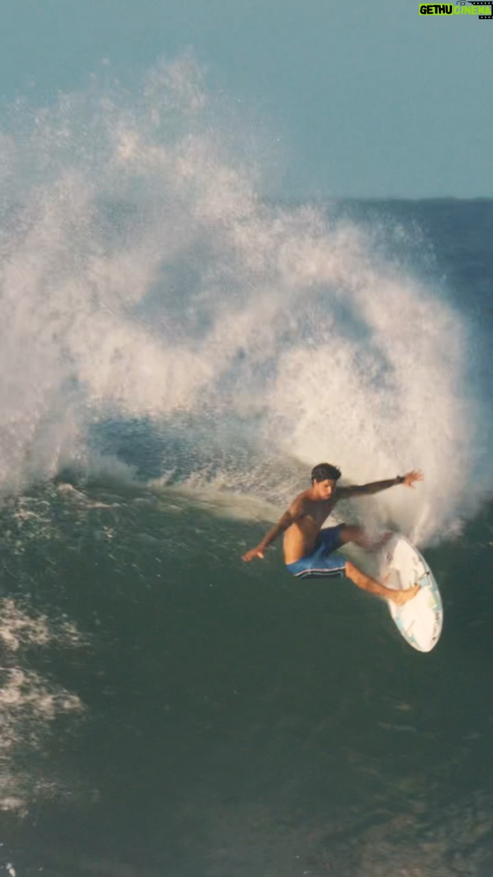 Gabriel Medina Instagram - ... 🥷🏻 🎥: @lucasbalbino_