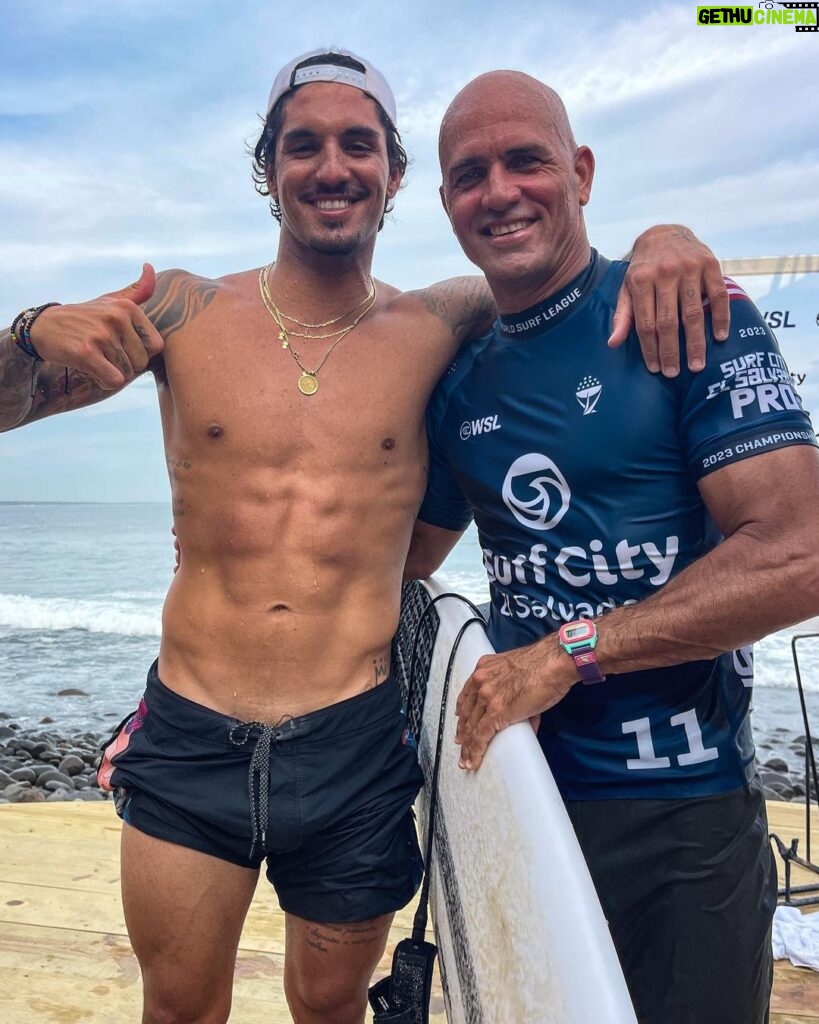 Gabriel Medina Instagram - always a pleasure surfing with you buddy. big respect. keep inspiring us all... 🙏🏻 👑 @kellyslater El Salvador