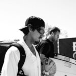 Gabriel Medina Instagram - Caro WSL, Por favor, entenda a importância desta discussão. O surf é a minha vida, e meu amor por este esporte é incondicional. Surfo com paixão e pretendo deixar um belo legado quando olhar para trás um dia. No entanto, a comunidade do surfe, especialmente a brasileira, está estarrecida com a falta de clareza e inconsistência na definição das notas já há muitos anos, mas ultimamente isso tem sido ainda mais chocante. Está claro que a avaliação dos juízes está agora recompensando um surfe muito simples, transições incompletas e PROGRESSÃO e VARIEDADE está sendo completamente retirada da equação. Isso é muito frustrante e ameaça o crescimento do esporte. Fãs e patrocinadores não aceitarão que isso continue e, em um futuro próximo, acabarão se afastando, uma vez que esperam um julgamento igual e justo para o esporte. Também é importante observar que muitos treinadores tiveram a oportunidade de falar com a WSL após as baterias/etapas para discutir sobre PROGRESSÃO e VARIEDADE nos critérios e a falta de valorização para as manobras. O retorno recebido é sempre bastante defensivo, com exemplos ruins para ilustrar seus argumentos. A WSL precisa urgentemente esclarecer seus critérios e aplicar um julgamento justo para preservar a evolução do esporte. Obrigado, Gabriel Medina e todo Brasil 🇧🇷 . Dear WSL, Please understand the importance of this discussion. Surfing has been my life and my love for this sport is unconditional. I have put all my heart into and and want to leave a beautiful legacy one day when I look back at it. However the surfing community, especially in Brazil, is mesmerized with the poor clarity and inconsistence of judging for many years now, but lately it has been even more shocking.
