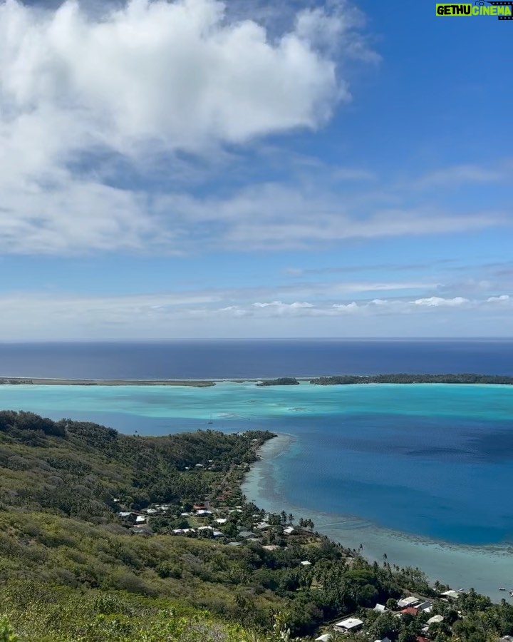 Gabriel Medina Instagram - Um dos lugares mais lindos que ja fui amem 💙🩵 📷 @sadry78 @peopleontour @diogocanto1 @tahuraihenry Conrad Bora Bora Nui Resort