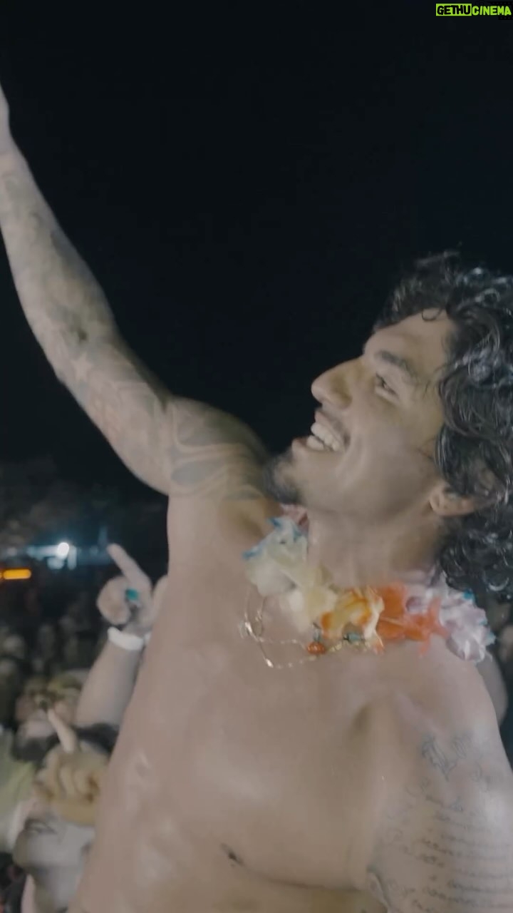 Gabriel Medina Instagram - ITS ON!! Obrigado Deus, familia e amigos por me deixarem tao feliz nesse dia! sem voces nada disso aconteceria. Amo muito voces. 🩵☺️ video: @mathtobias @lucasbalbino_ @rafaleforte @renatoburatto @eusoupege @wemakeideas Maresias, Sao Paulo, Brazil