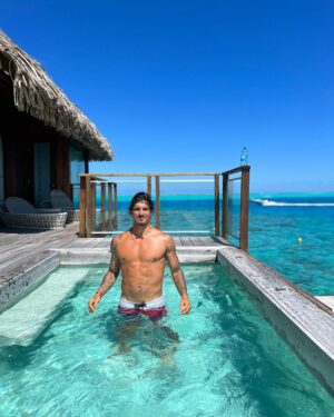 Gabriel Medina Instagram - Cabeça fria coração quente 💙