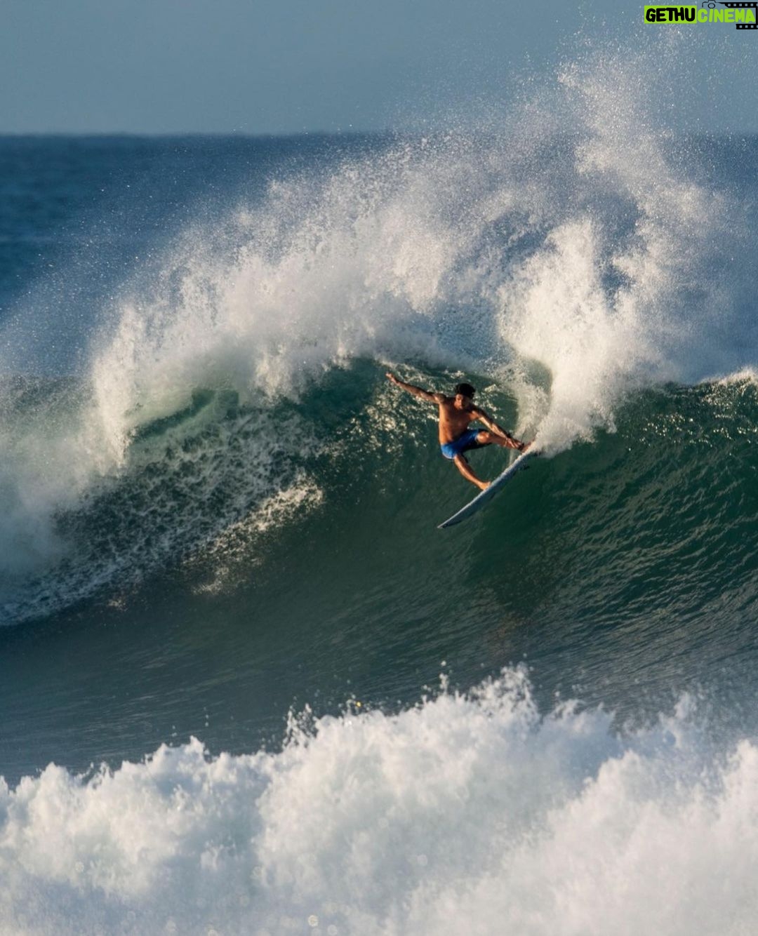 Gabriel Medina Instagram - Outro dump Saquarema Beach