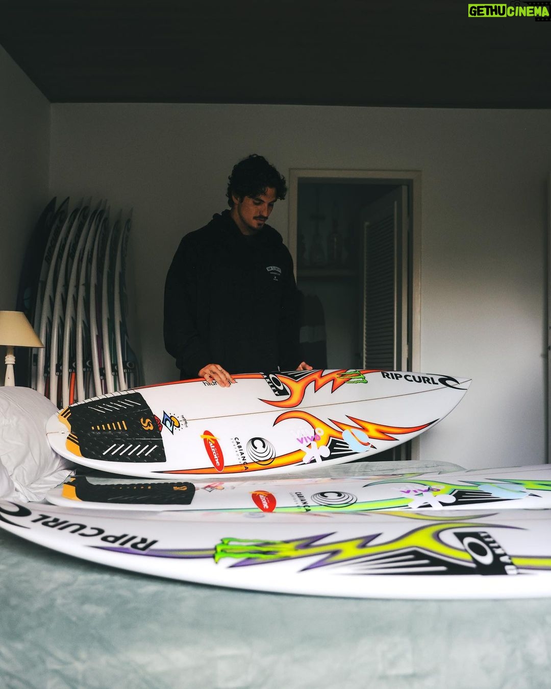 Gabriel Medina Instagram - Dump saqua / @lucasbalbino_