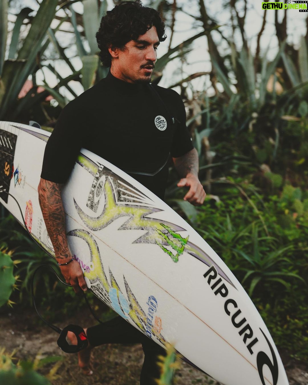 Gabriel Medina Instagram - Dump saqua / @lucasbalbino_