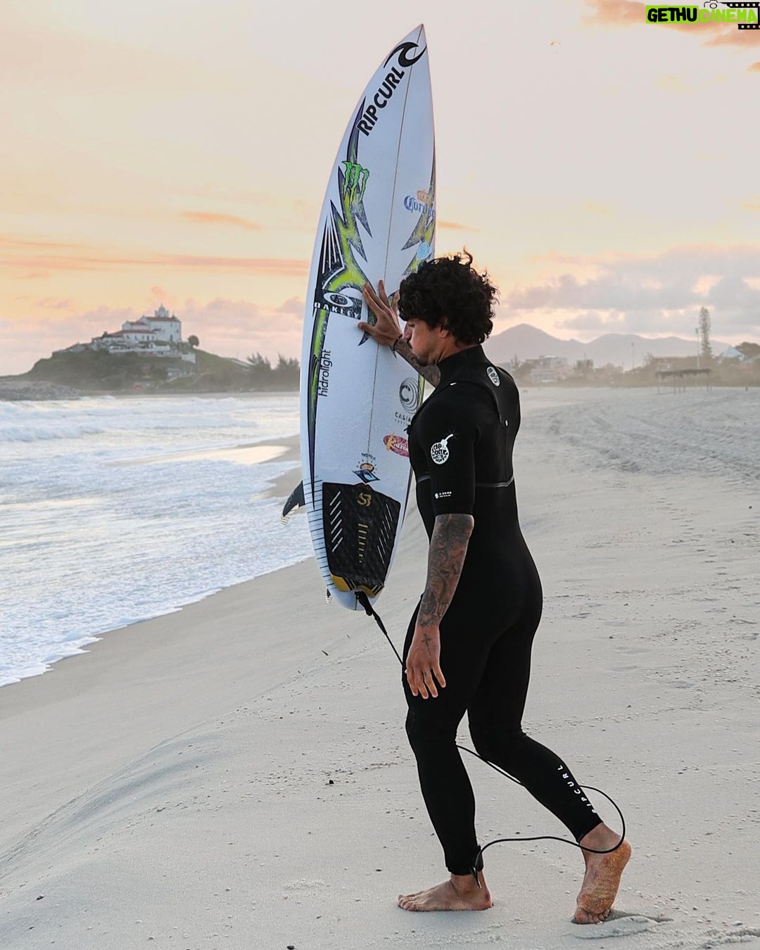 Gabriel Medina Instagram - Dump saqua / @lucasbalbino_