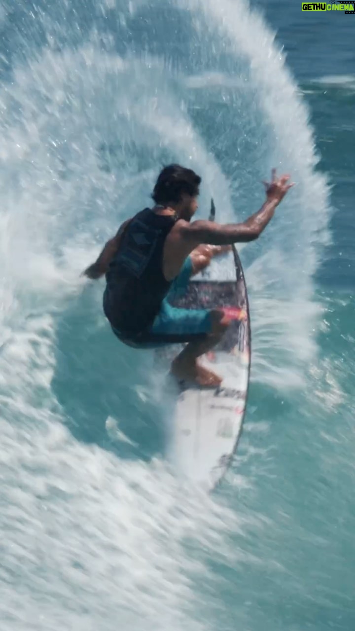 Gabriel Medina Instagram - Home sweet home 🇧🇷 🎥: @lucasbalbino_