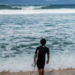 Gabriel Medina Instagram - @sophiamedina and i. 🚶🏻‍♂️🚶🏻‍♀️ ll quem ama viajar com irmão/a? 🙋🏻‍♂️ Hawaii