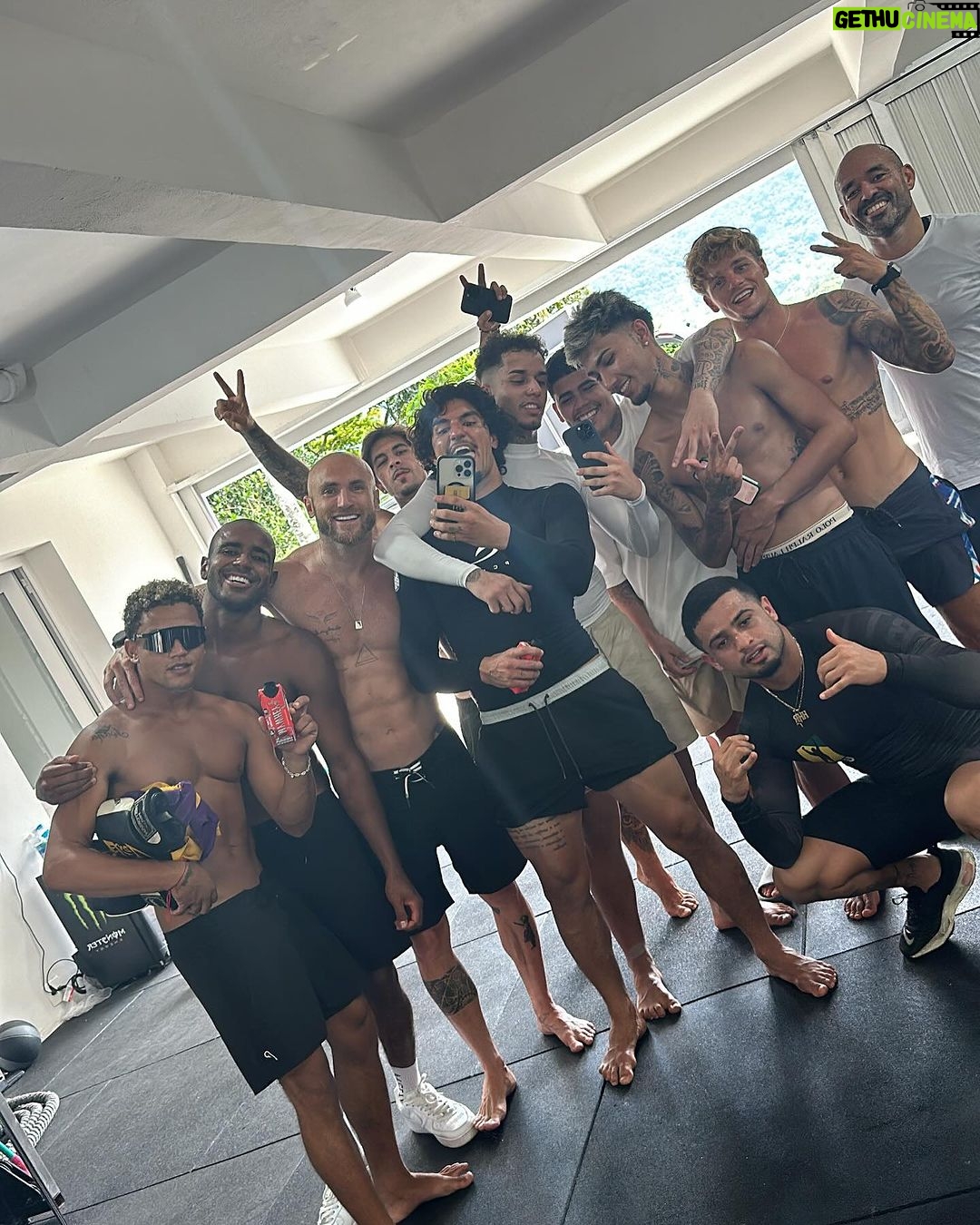 Gabriel Medina Instagram - and let the year begin... 🏄🏻♂️🏄🏻♂️🏄🏻♂️