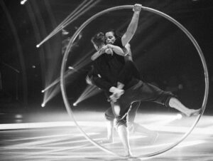 Gabriela Marcinková Instagram - To čo bolo toto?!?!? Ďakujem, že práve takto! Ďakujem @matyasadamec, že práve s tebou, ďakujem @letsdance.markiza, ze to robite s takou láskou. A ďakujem @j.kovalcikova a @vratko_s za prenádherný posledný večer! @pepemajesky @semasatke @minokeres @dansovia_tanecna_akademia @tvmarkizaofficial. Špeciálne poďakovanie @icybuchta. Ja som taká rada, že sa nám občas podarilo tancom sprostredkovať pekné myšlienky. A vám, milí fanúšikovia, neskutočná vďaka za podporu. A za geniálne fotky vďaka @jan.bors