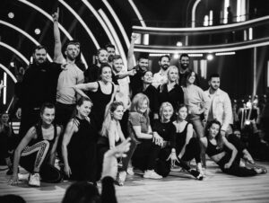 Gabriela Marcinková Instagram - To čo bolo toto?!?!? Ďakujem, že práve takto! Ďakujem @matyasadamec, že práve s tebou, ďakujem @letsdance.markiza, ze to robite s takou láskou. A ďakujem @j.kovalcikova a @vratko_s za prenádherný posledný večer! @pepemajesky @semasatke @minokeres @dansovia_tanecna_akademia @tvmarkizaofficial. Špeciálne poďakovanie @icybuchta. Ja som taká rada, že sa nám občas podarilo tancom sprostredkovať pekné myšlienky. A vám, milí fanúšikovia, neskutočná vďaka za podporu. A za geniálne fotky vďaka @jan.bors
