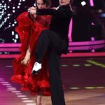 Gabriela Marcinková Instagram – Priatelia, je mi veru hanba, že tak dlho som sa vám neprihovorila v tomto priestore. Ale chcem sa vam veľmi veľmi poďakovať za obrovskú podporu. Vážime si to, pripravujeme si pre vás (a pre nás) ďalšie krásne čísla a užívame si každú ďalšiu nedeľu, ktorá je nám dopriata. @matyasadamec si neskutočný, @letsdance.markiza dobre to robíte, @tvmarkizaofficial ďakujem za zážitok.