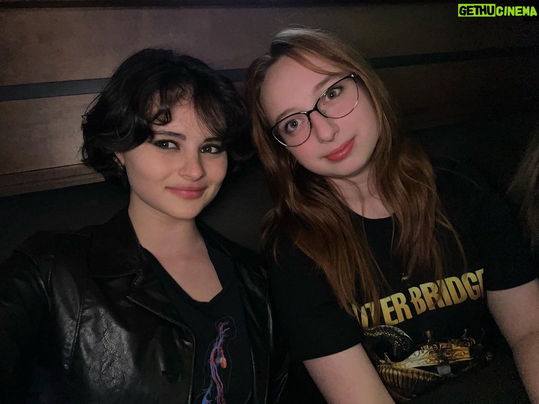 Gabrielle Echols - 4.8K Likes - Concert with Cam:)
