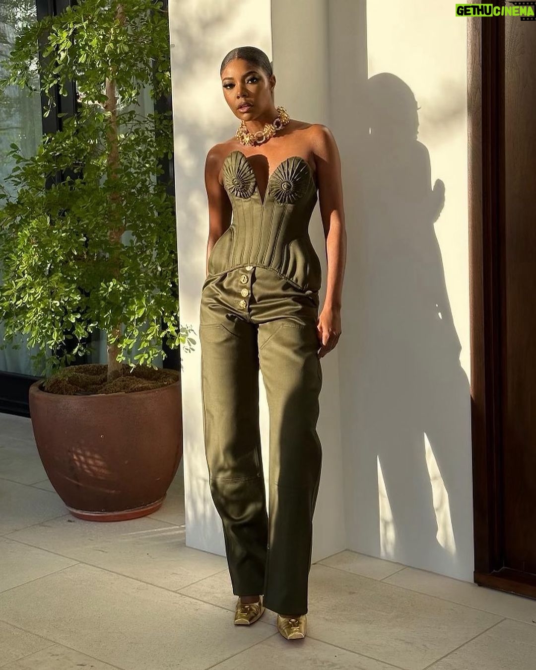 Gabrielle Union Instagram - a @schiaparelli night ✨ welcome to LA @danielroseberry 😘