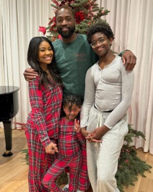 Gabrielle Union Instagram - This year we asked for the gift of family, and we were more than blessed. Wishing you and yours blessings upon blessings. ♥️