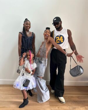 Gabrielle Union Instagram - Style is generational 😉

#Renaissance #RenaissanceWorldTour #Night2