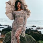 Gabrielle Union Instagram - Casting out my net and reeling in opportunities 🙏🏾 @whowhatwear Cover July 2023 photographer: @chriseanrose stylist: @thomaschristos hair: @larryjarahsims makeup: @joannasimkin nails: @thuybnguyen creative director: @awiley_creative entertainment director: @jbake21 editor: @fashionwithjazz