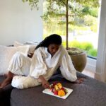 Gabrielle Union Instagram – No food left behind 😋 #WhatIEatInADay

Meals✨
Morning Snack:  Seasonal Fruit Platter
 
Breakfast: Gluten Free Pancakes, Mango,  Blueberry, Thyme, and Maple Syrup

Lunch: Collard Greens, Shaved Fennel, and Arugula Apple Salad with Avocado, Lemon, with Champagne Vinaigrette 🥂

Dinner: Three by Wade Cabernet Sauvignon Braised Short Ribs with Oven Roasted Garlic Cauliflower Purée, Roasted Broccolini, Heirloom Carrots, Crispy Sweet Potatoes, and Demi Glaze 

 Courtesy of @chefpratt2 👨🏾‍🍳 #gluten-free #dairyfeee