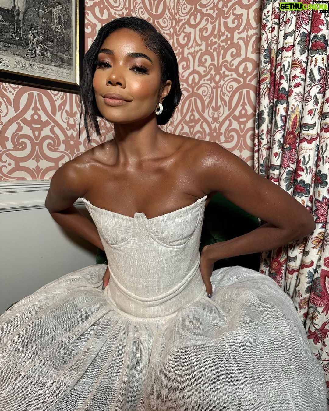 Gabrielle Union Instagram - #KendraScottPartner Sparkle and shine, darling. Sparkle and shine ✨️✨️✨️ @kendrascott