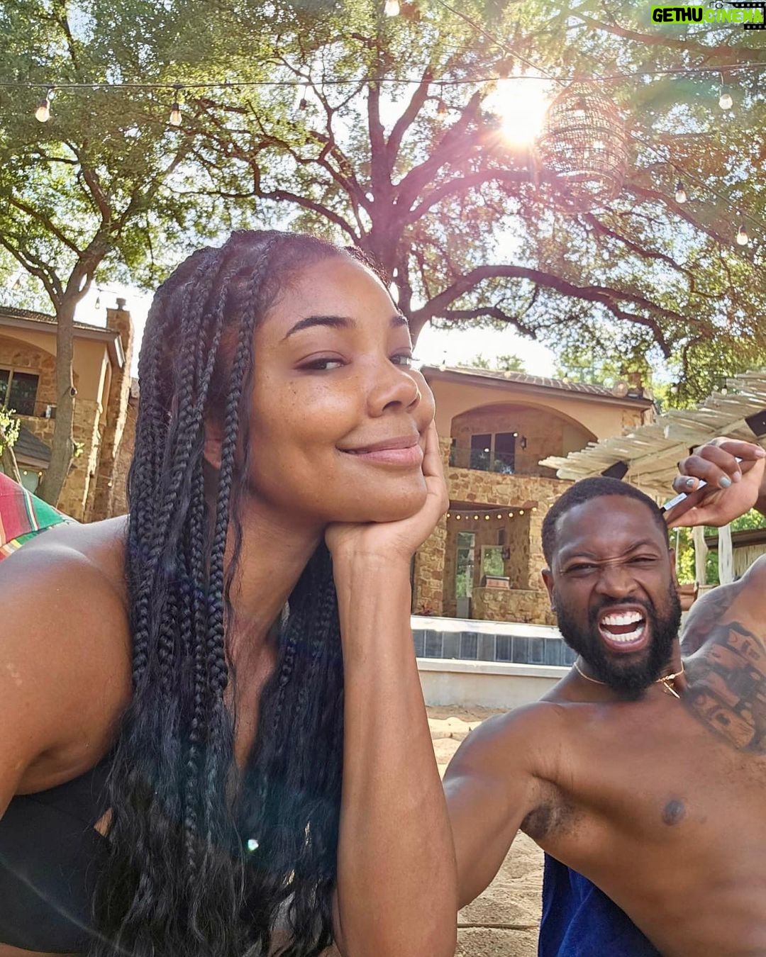Gabrielle Union Instagram - Waded for moments like this 🖤 #HOFSummer #LakeLife #maythe4thbewithyou #TeamBosh THANK YOU @chrisbosh @mrsadriennebosh 🖤