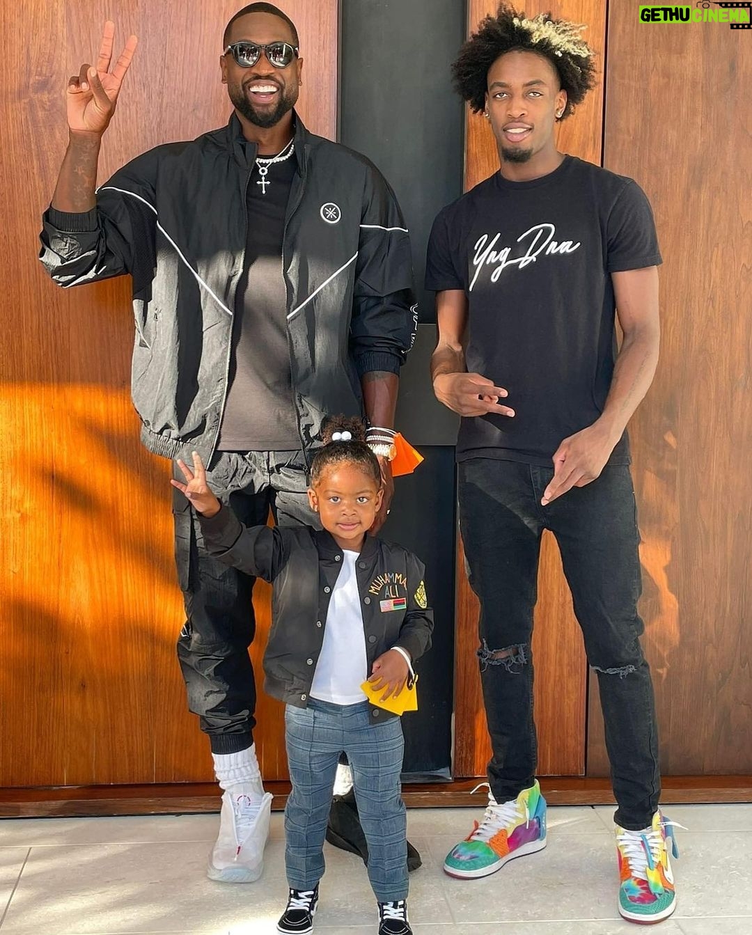 Gabrielle Union Instagram - Growing up with an involved, present father and marrying a man like you (@dwyanewade) who embodies the same characteristics is nothing short of a blessing. You lead with love and respect, which I could never take for granted. I am beyond grateful to be surrounded by fathers I have the opportunity to love and cherish today and each day to follow. Wishing a special Happy Father’s Day to @dwyanewade, Sylvester Union Jr. (my dad), @papadwade, John Booker Glass Sr. (my late maternal grandfather), and Sylvester Union Sr. (my late paternal grandfather).