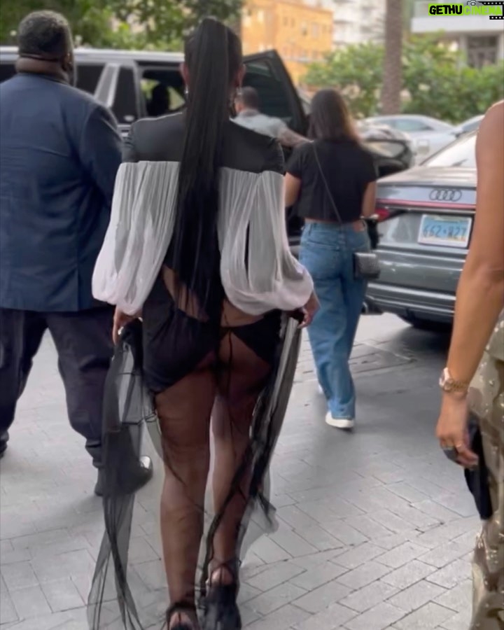 Gabrielle Union - 374.7K Likes - Just enough to get a glimpse 😉
‘The Perfect Find’ Miami screening. Coming to @netflix 6/23.