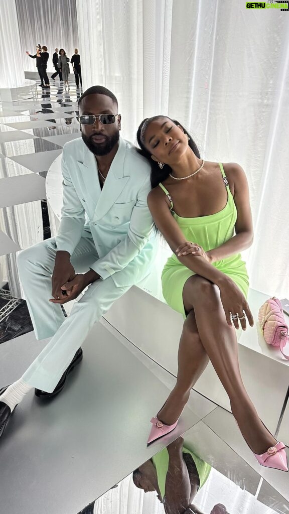 Gabrielle Union Instagram - The one I can always lean on >>> Happy Valentine’s Day bay ♥️ 👉🏾@dwyanewade Happy Valentine's Day