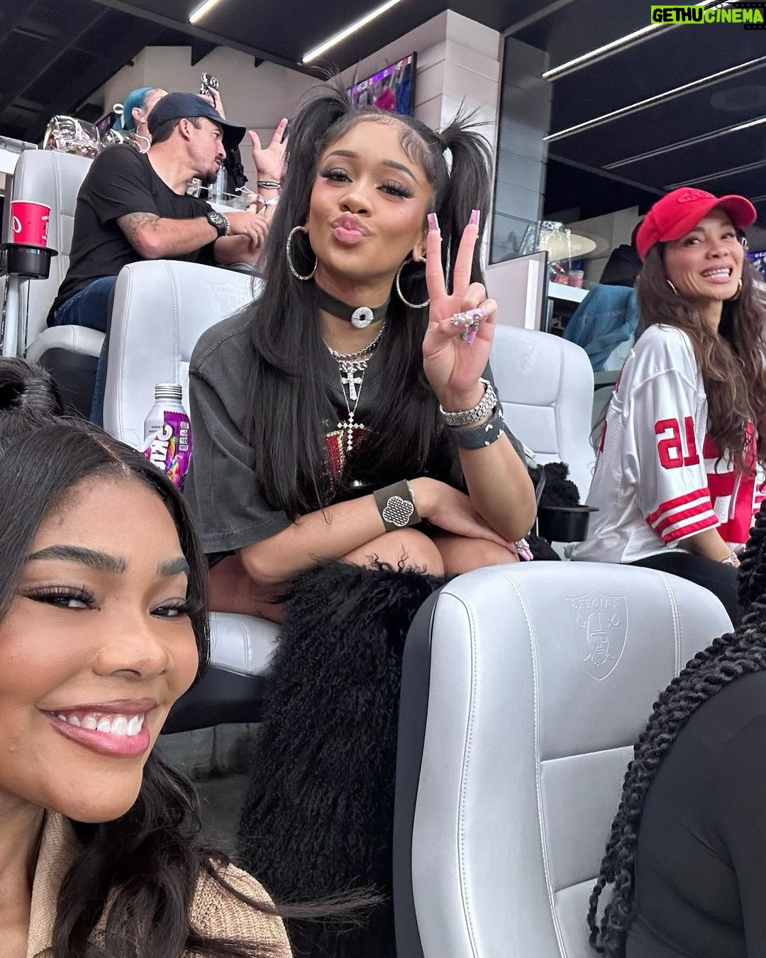 Gabrielle Union - 655.1K Likes - Iām here for Usher but I hope the 49ers win āŗļø