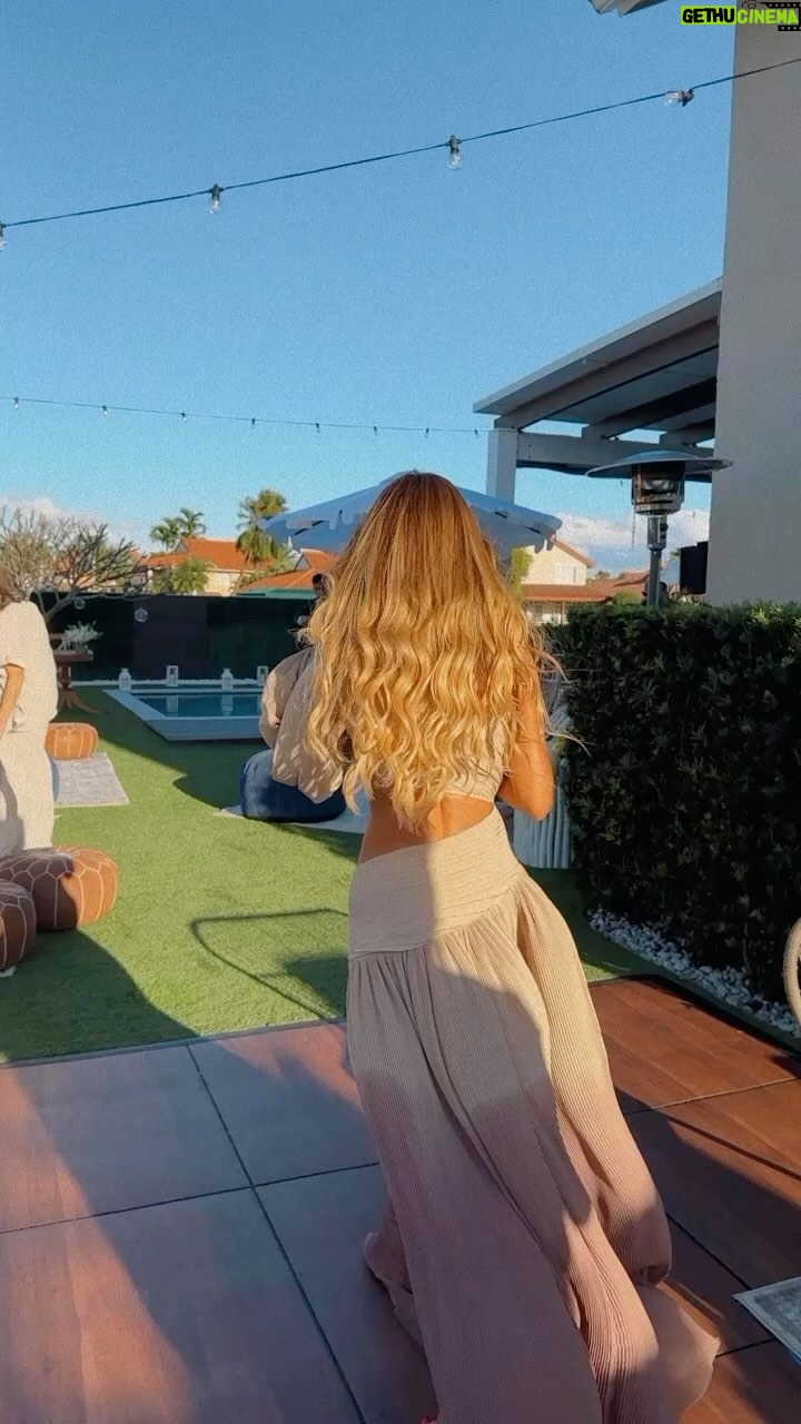 Gaby Espino Instagram - Por una GRAN semana! 🤍 🙏🏻 A darlo todooo!