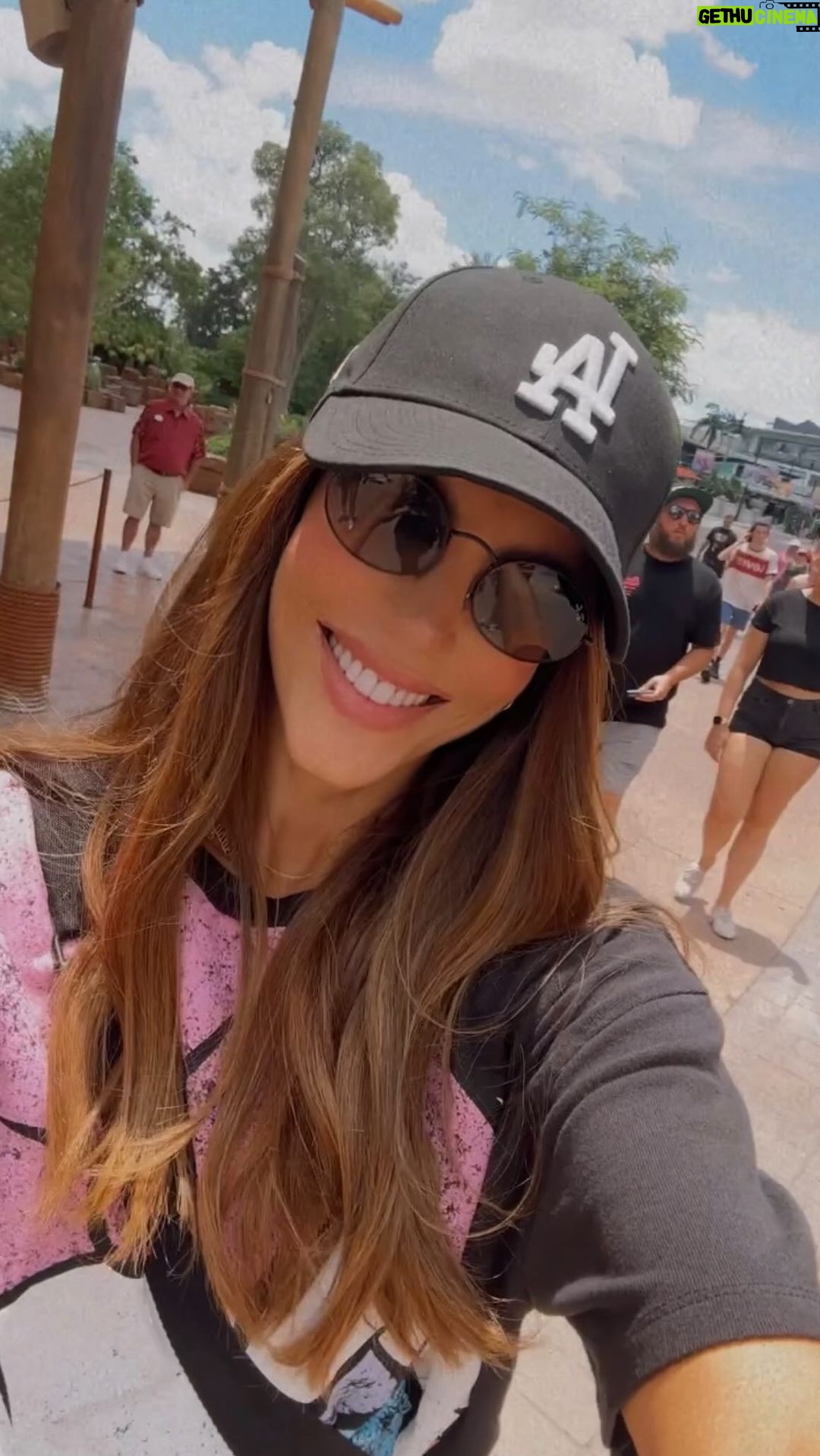 Gaby Espino Instagram - #TBT Cuando se trata de planificación, adrenalina y disfrute @yuliotravelusa @yuliotravel son los mejores! 🤪 ya pensando en las próximas vacaciones!