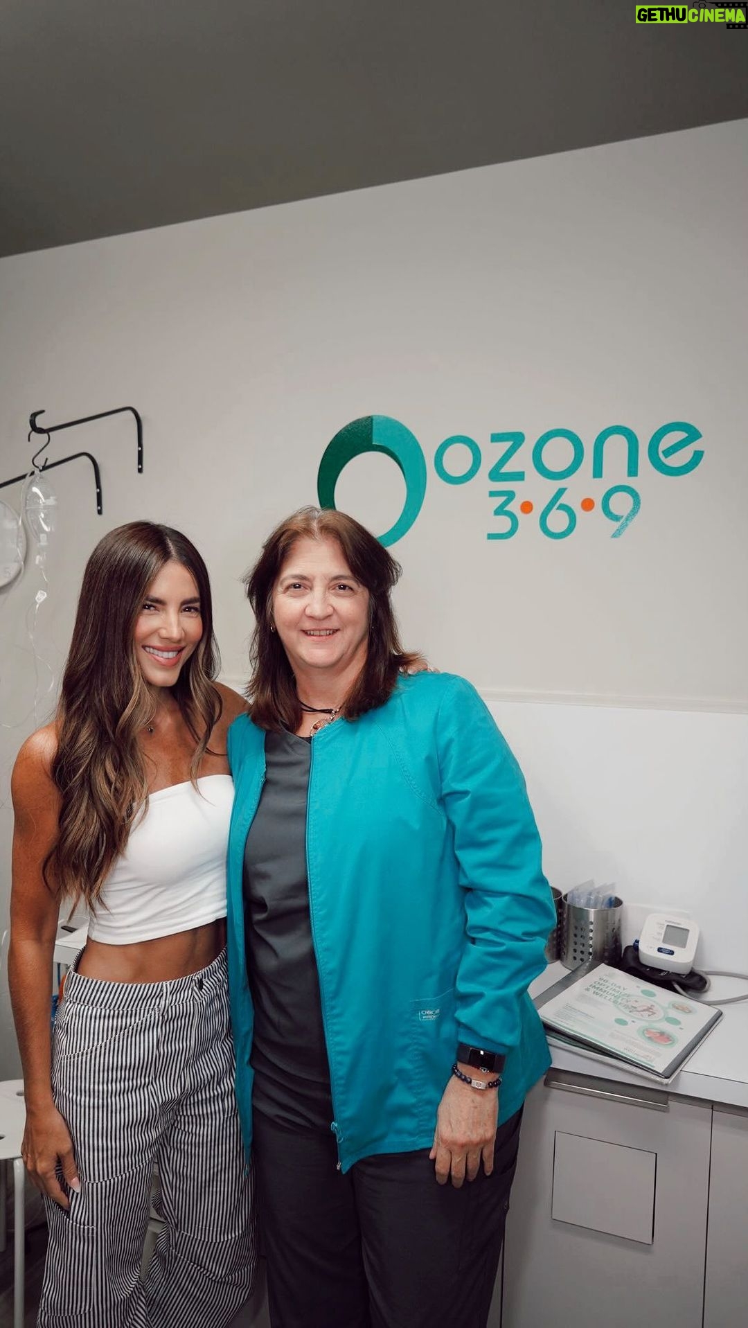 Gaby Espino Instagram - Helloo!!! Les quiero compartir un super dato de algo q descubrí, q investigué y q ahora estoy haciendo. Les cuento: Hace poco sufrí una caida y las terapias de ozono junto a la fisioterapia q estoy haciendo desde entonces,han sido mi salvación. Quería compartir con ustedes los beneficios del Ozono, porque es una maravilla para lesiones y para muchas otras cosas , no tienen ni ideaaa es WOW ! Quien mejor que la Dra. Carmen Helena de @ozone_369 🙌🏻 para contarles. Gracias por la atención tan especial desde el primer día , han sido mi guía durante esta recuperación ♥️ Les confieso que el dolor se alivió en la segunda sesión y además me siento con muchísima más energía!!!